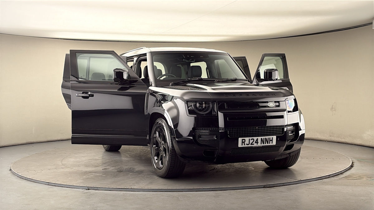 More views of Land Rover Defender 110