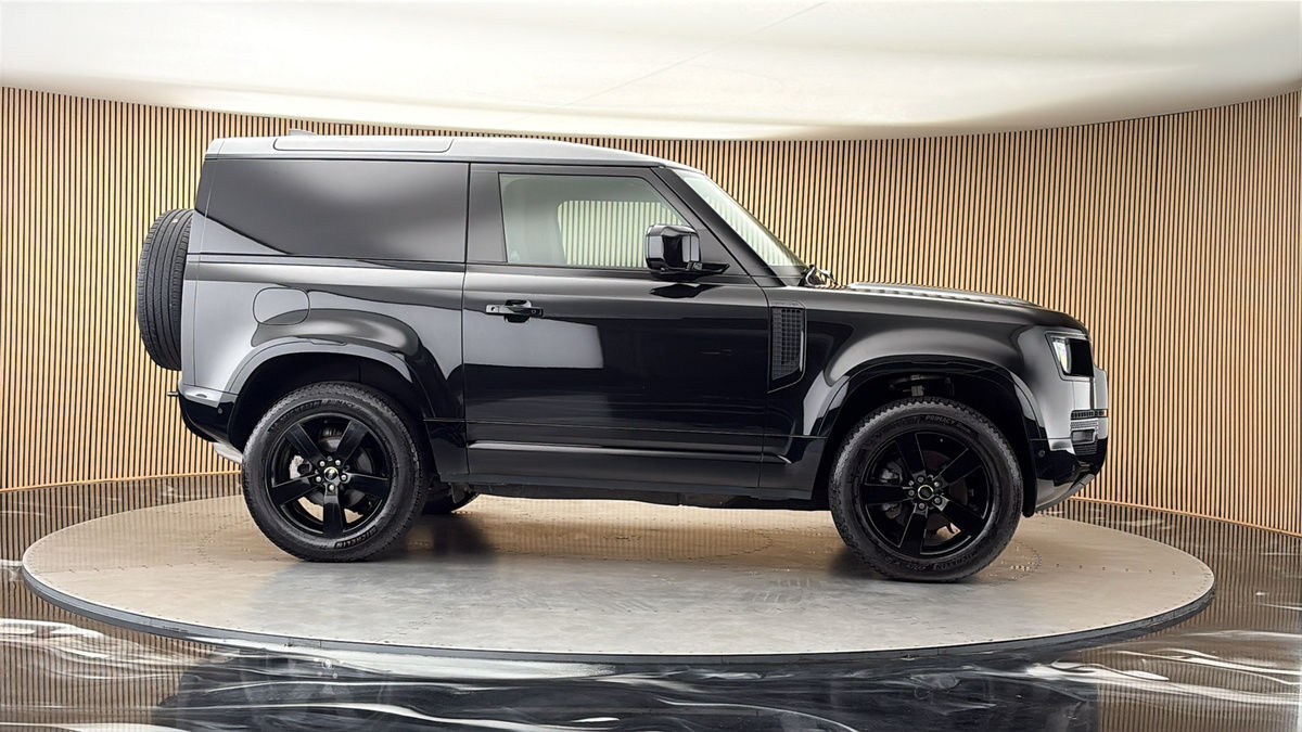 More views of Land Rover Defender 90