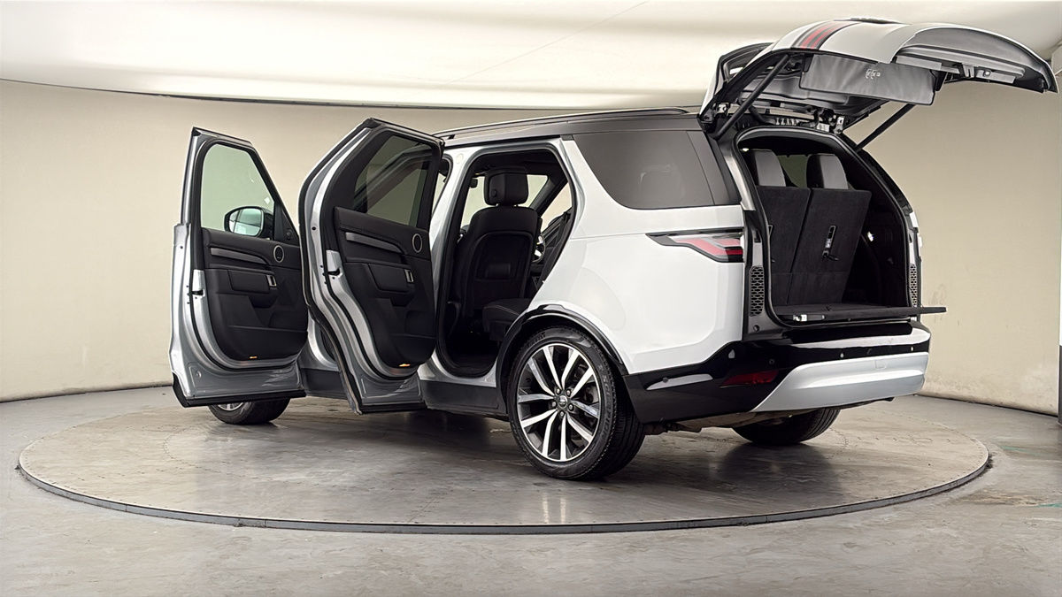 More views of Land Rover Discovery