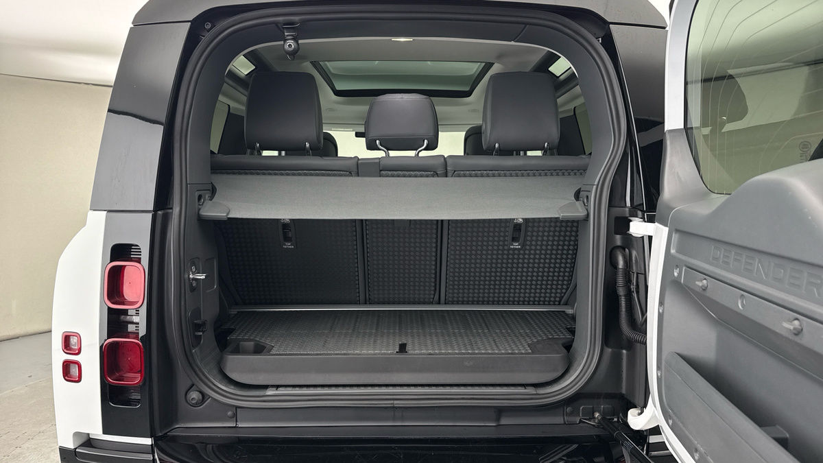 Land Rover Defender 90 Image 11