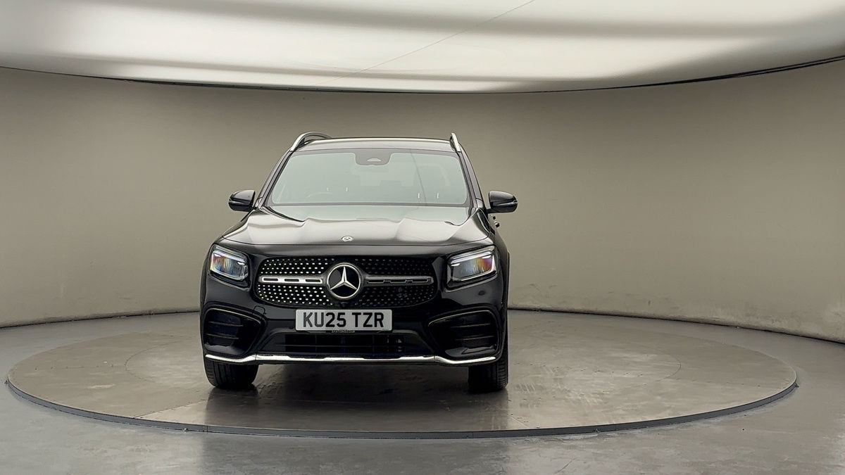 Mercedes-Benz GLB Image 3