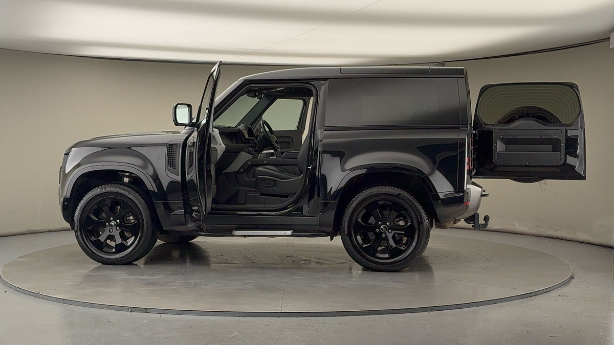 More views of Land Rover Defender 90