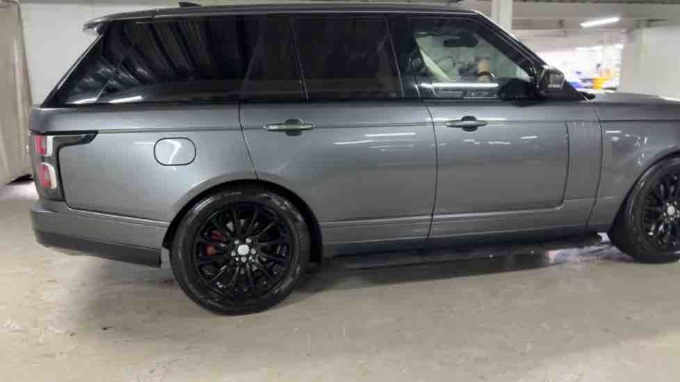 More views of Land Rover Range Rover