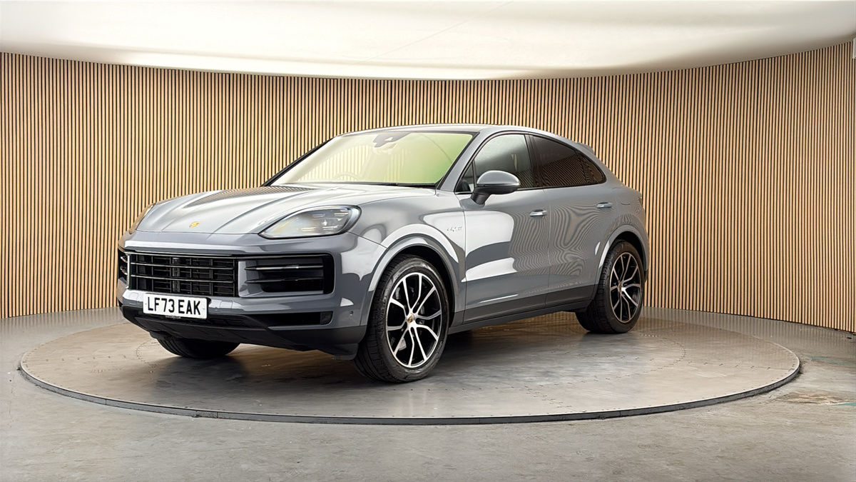 More views of Porsche Cayenne