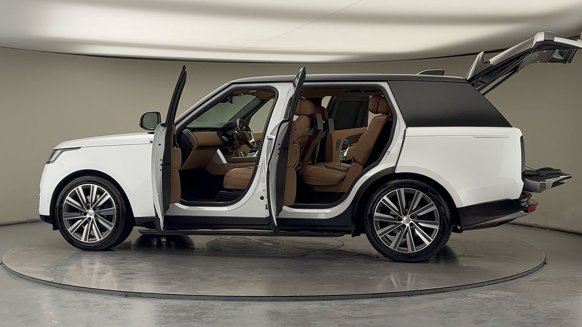 More views of Land Rover Range Rover