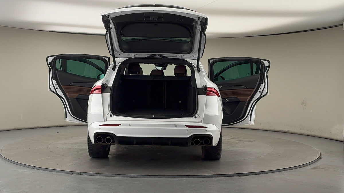 More views of Maserati Grecale