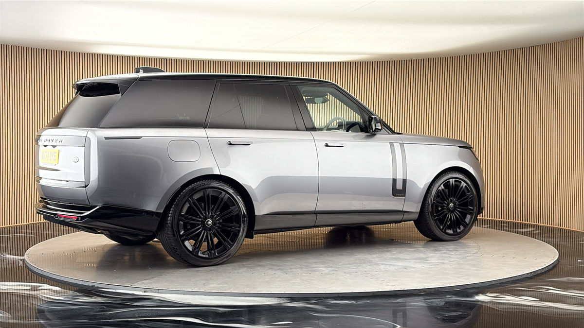 More views of Land Rover Range Rover