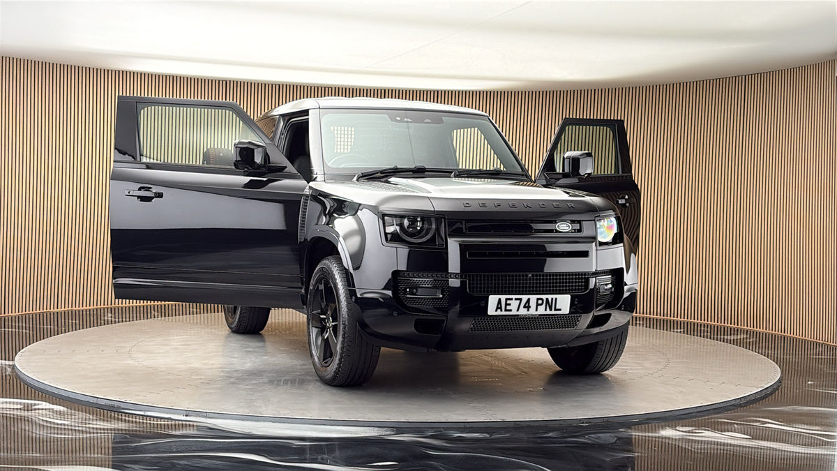More views of Land Rover Defender 90