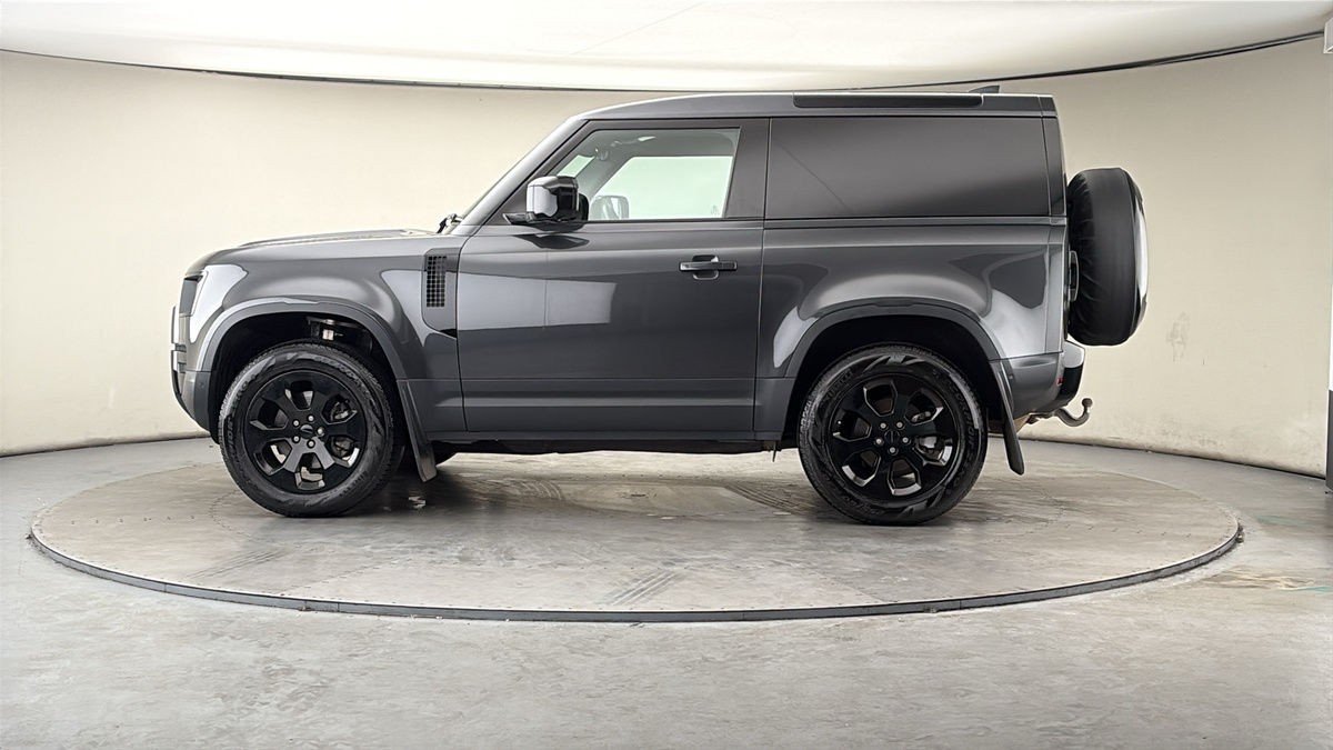 More views of Land Rover Defender 90