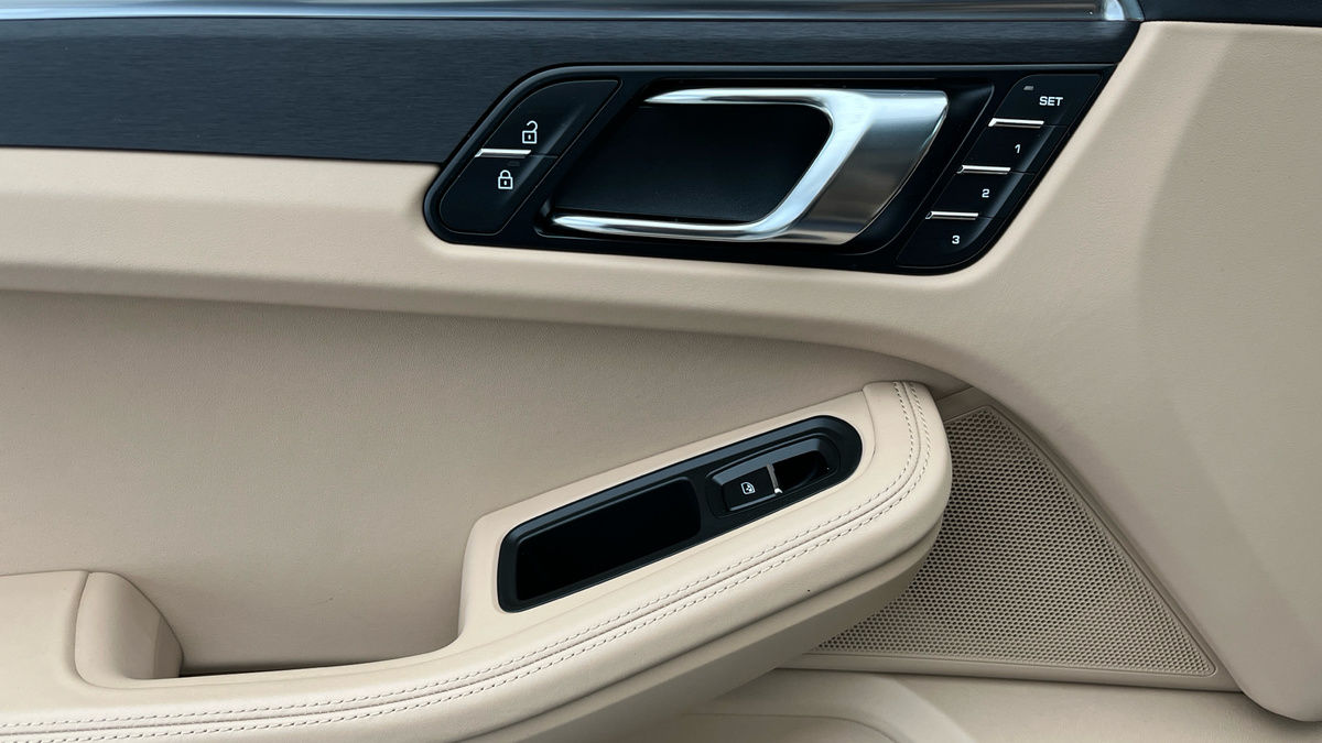 Porsche Macan Image 19