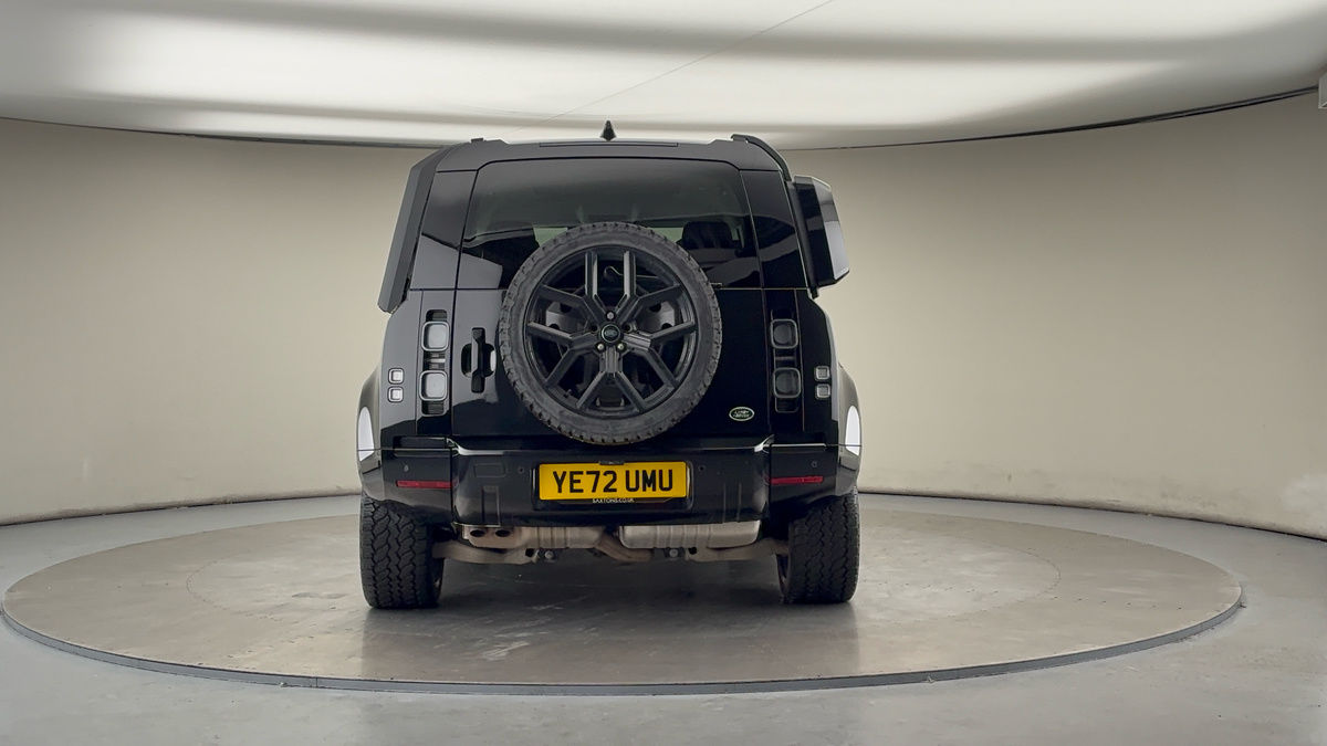 Land Rover Defender 110 Image 4