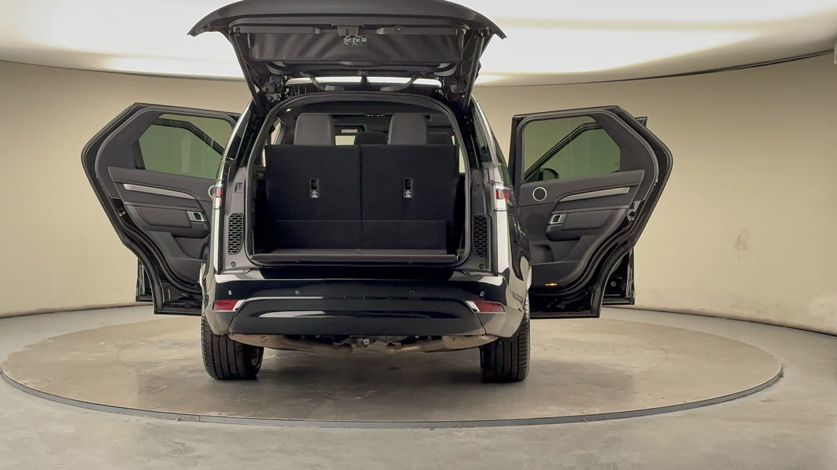 More views of Land Rover Discovery