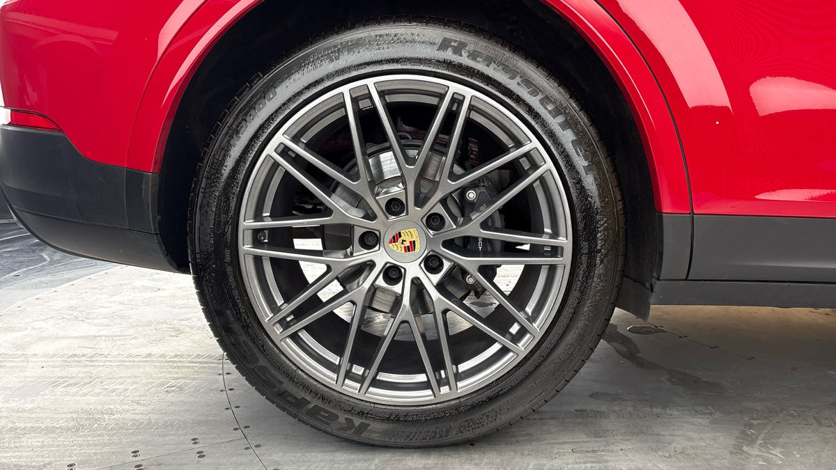 Porsche Cayenne Image 10