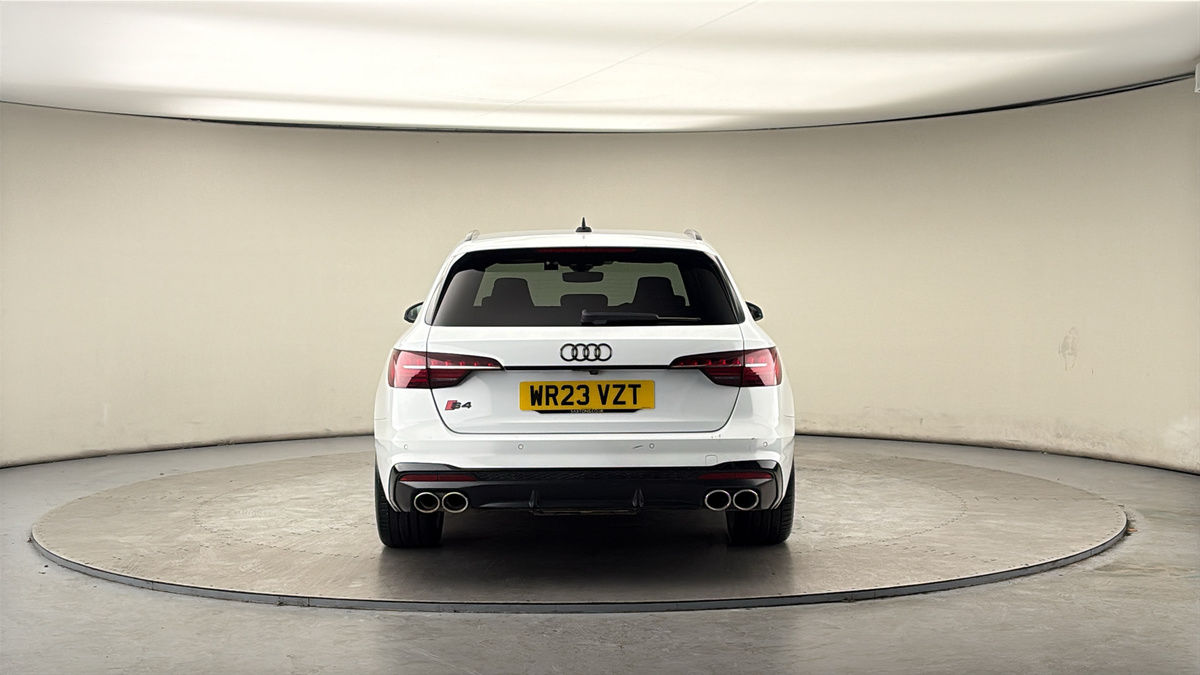 Audi S4 Avant Image 4