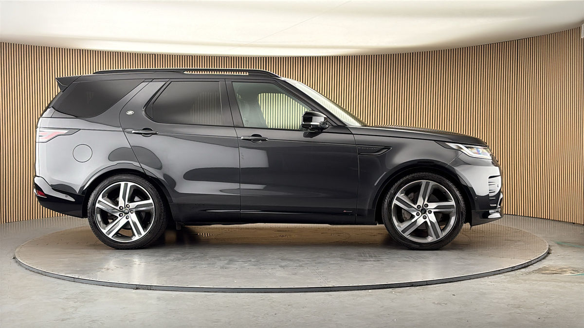 More views of Land Rover Discovery