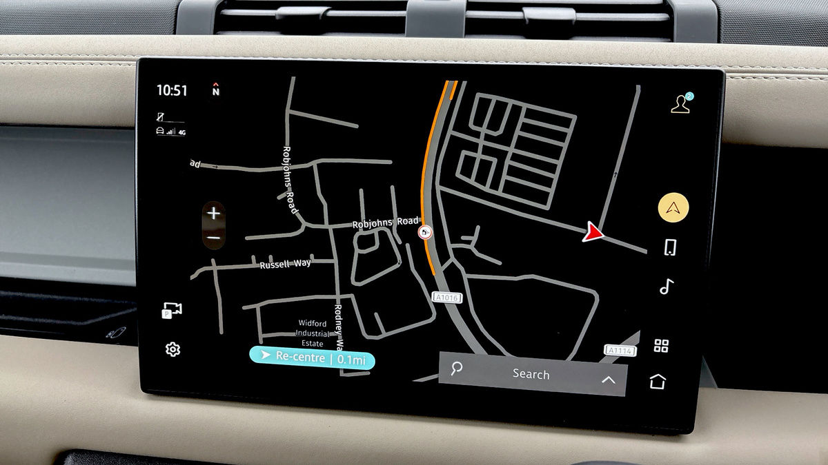 Land Rover Defender 90 Image 17