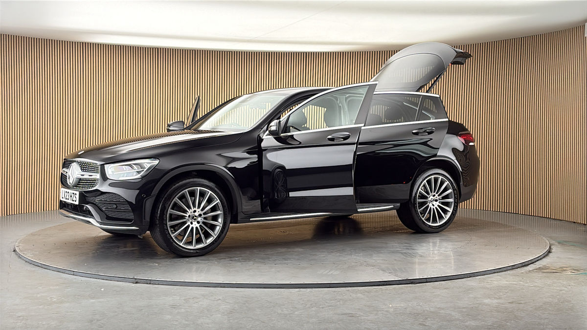 More views of Mercedes-Benz GLC