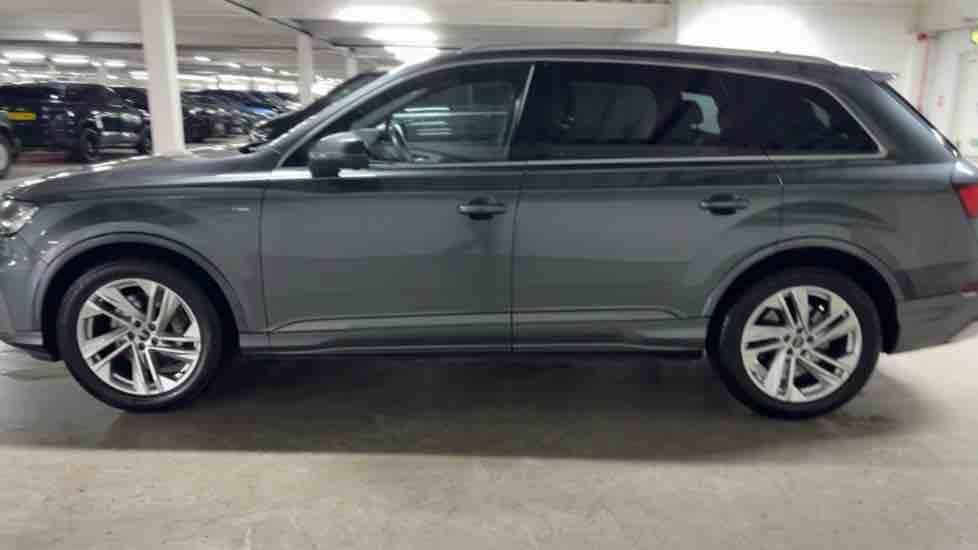 More views of Audi Q7