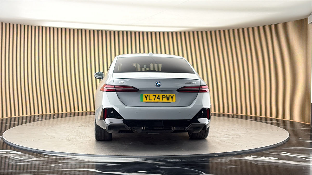 More views of BMW i5