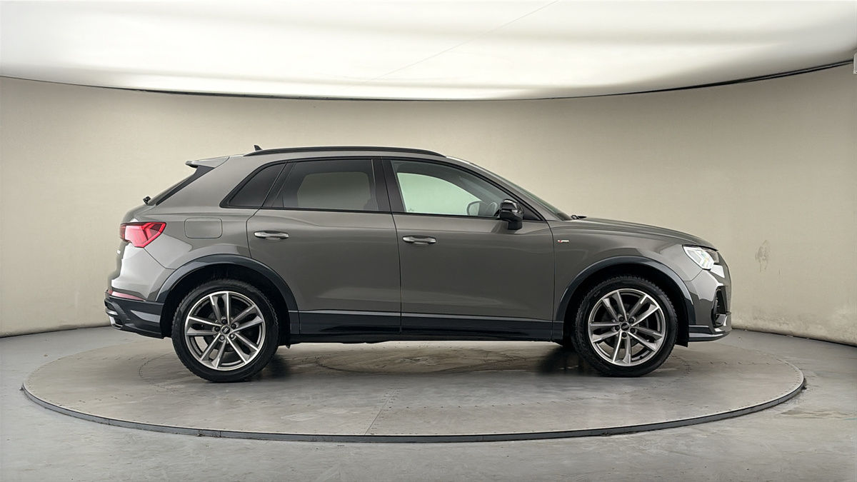 More views of Audi Q3
