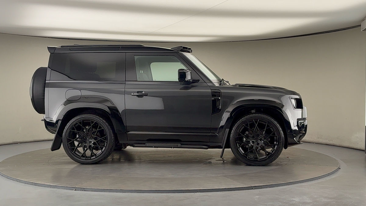 More views of Land Rover Defender 90