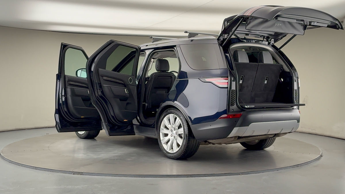 More views of Land Rover Discovery