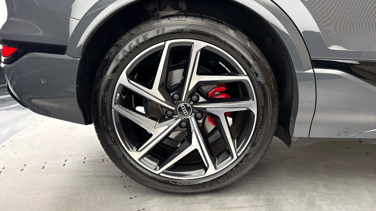 Audi Q6 e-tron Image 10