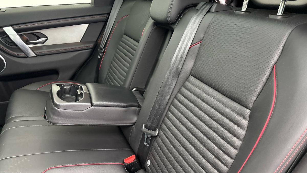 Land Rover Discovery Sport Image 9