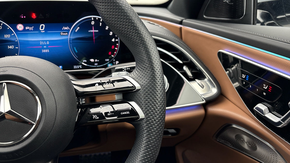 Mercedes-Benz E Class Image 14