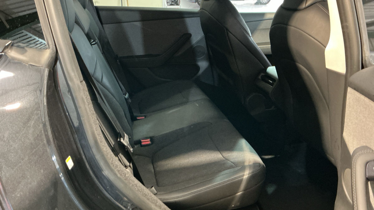 Tesla Model Y Image 8