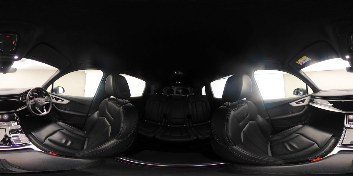 More views of Audi Q7