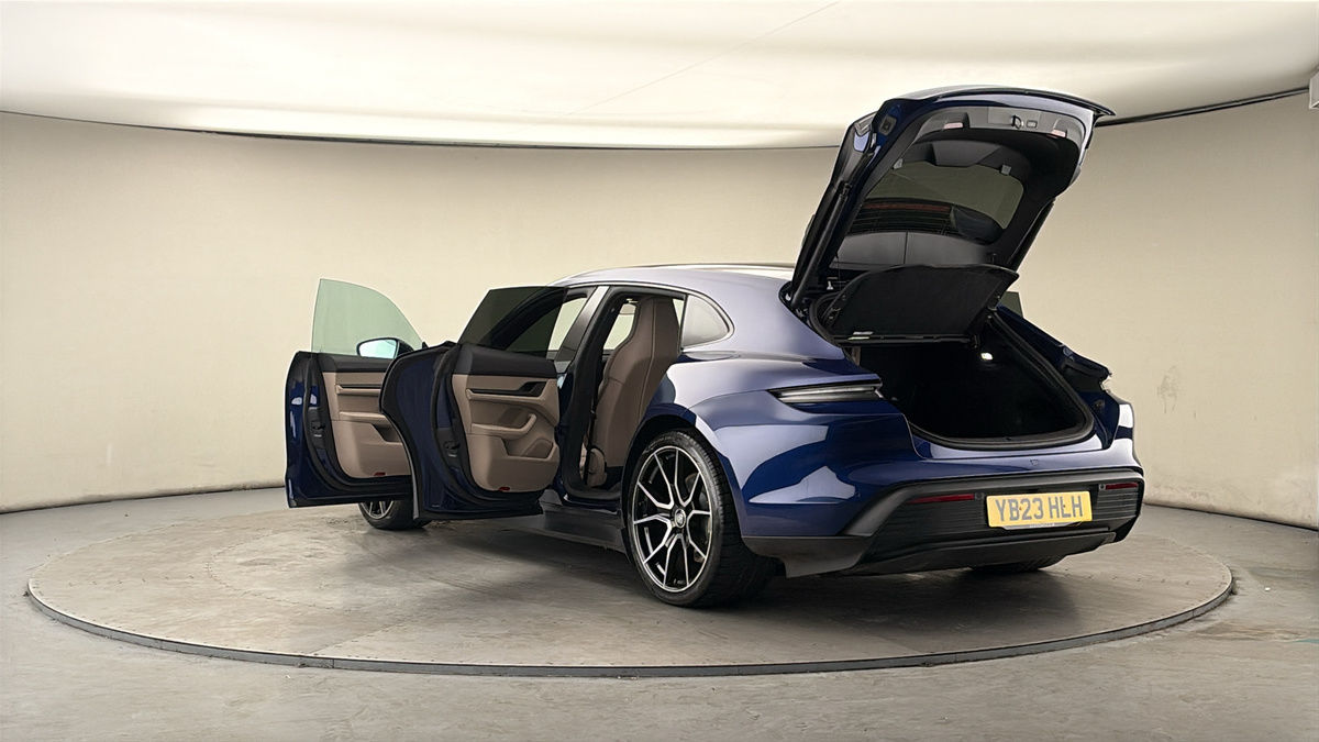 Porsche Taycan Image 23