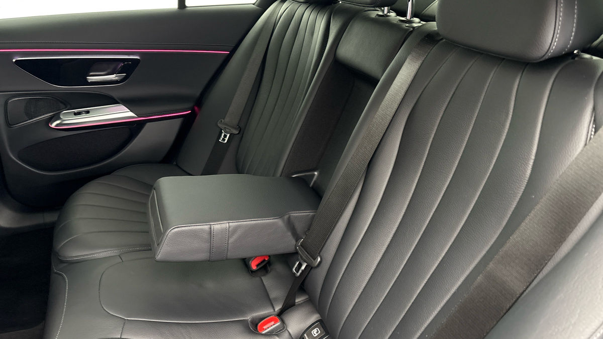 Mercedes-Benz E Class Image 9