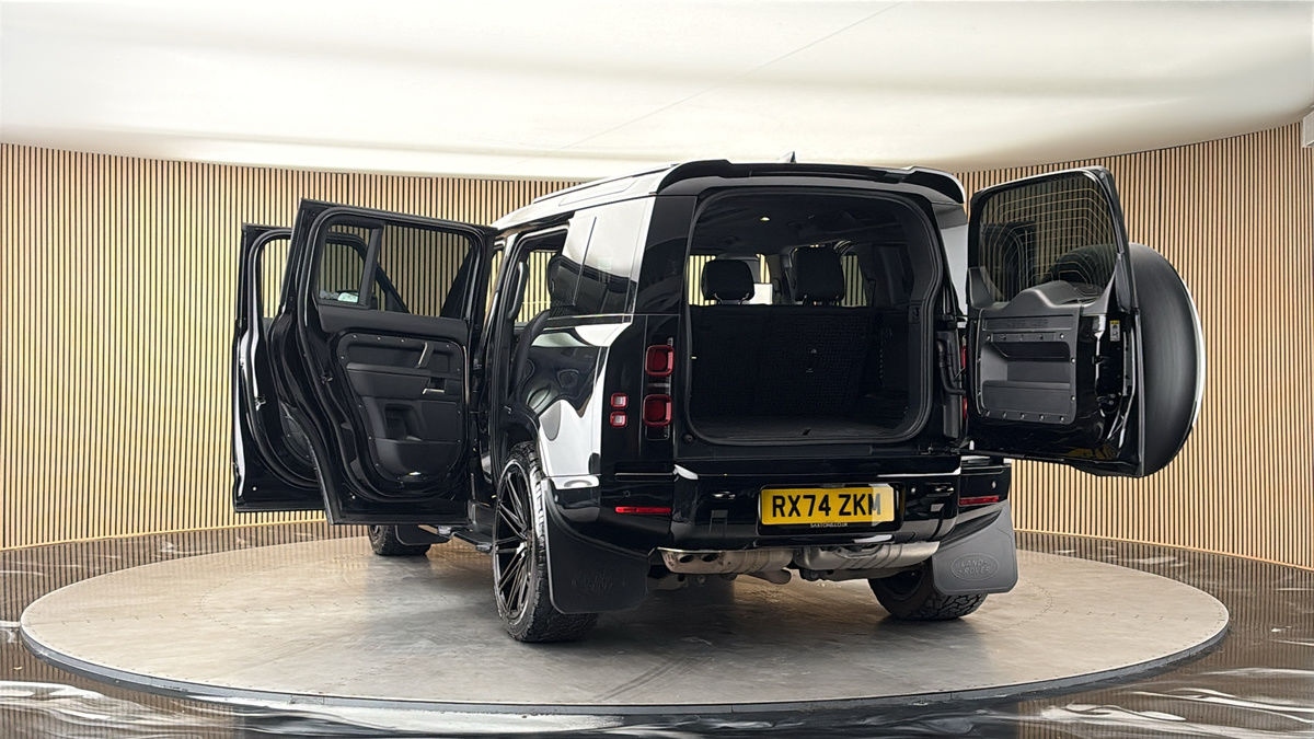 More views of Land Rover Defender 110