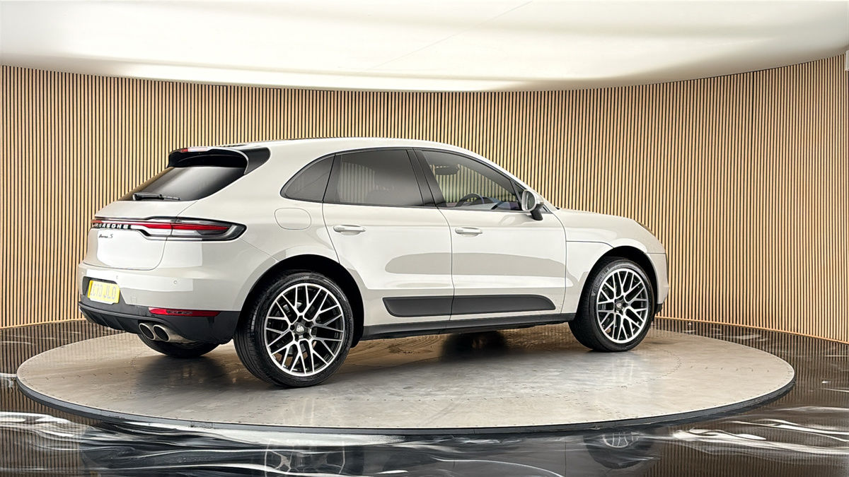 More views of Porsche Macan