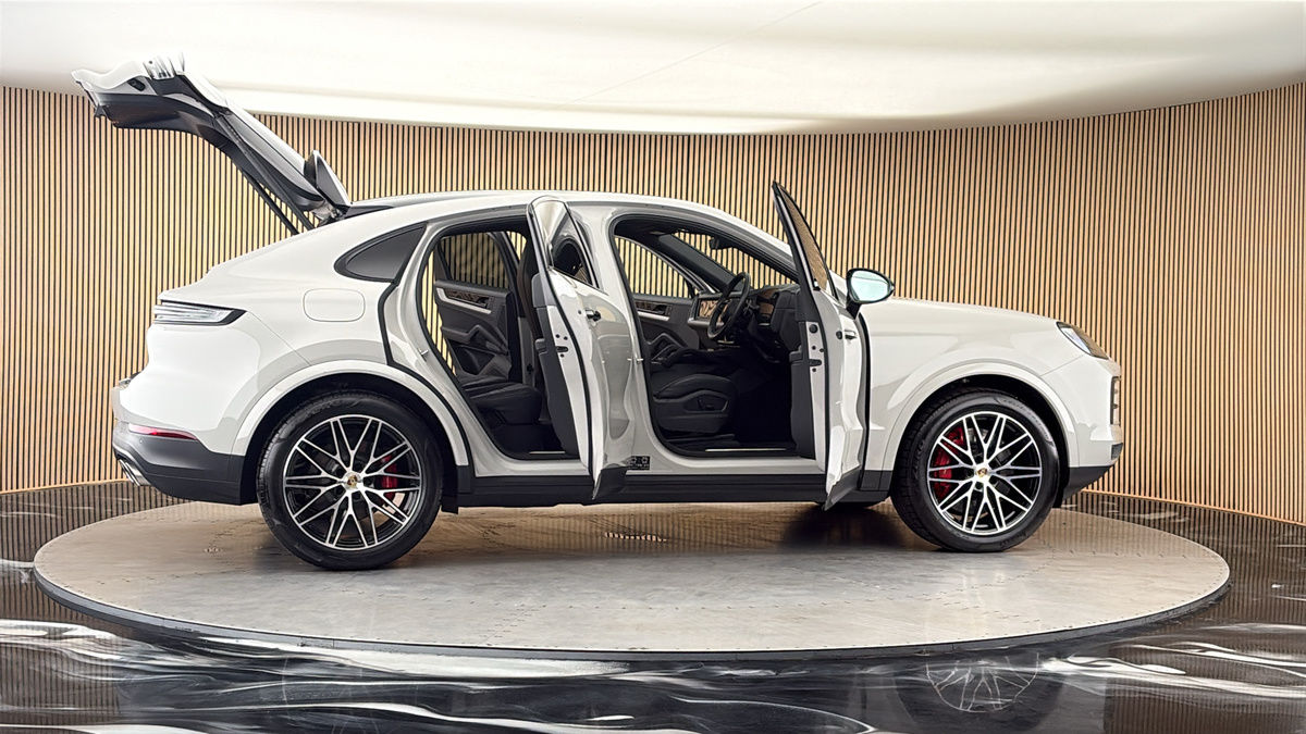More views of Porsche Cayenne