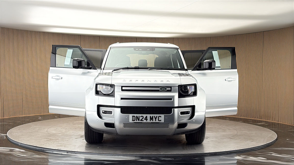 More views of Land Rover Defender 110