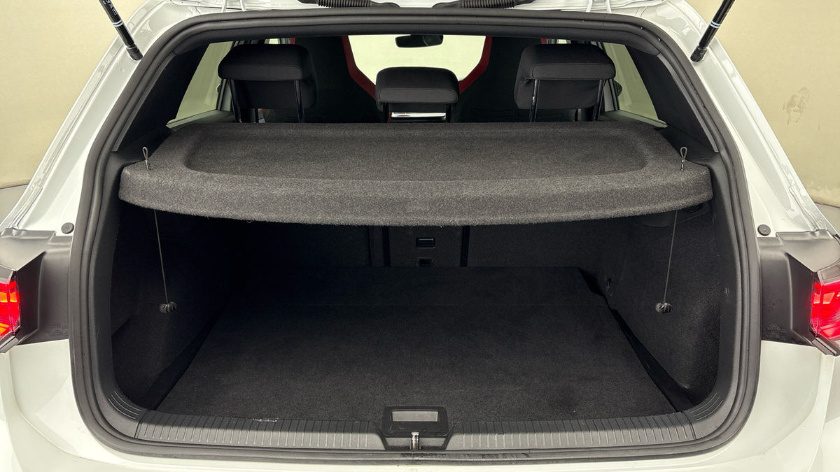 Volkswagen Golf Image 11