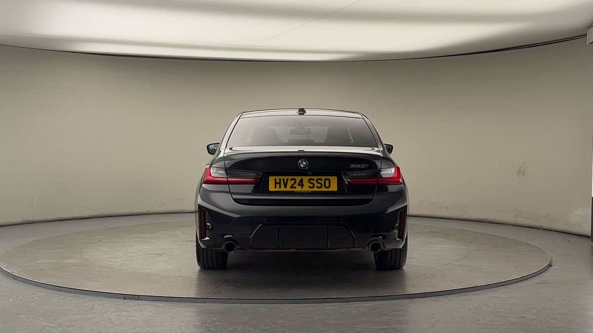 BMW 3 Series Image 4