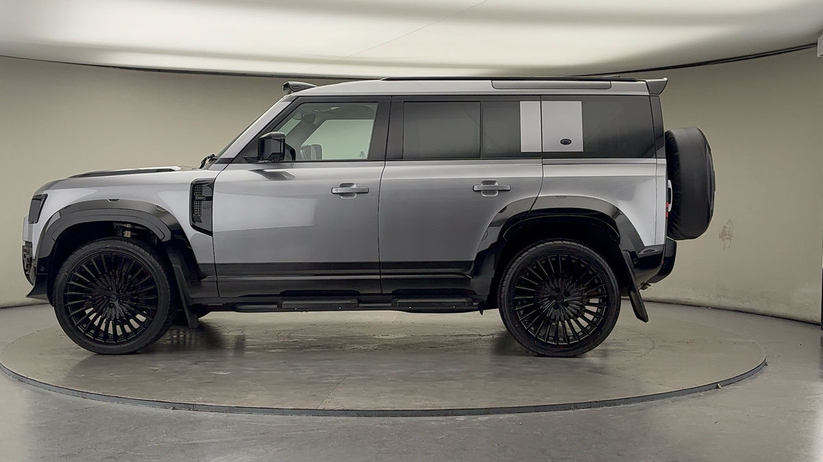 Land Rover Defender 110 Urban Image 15