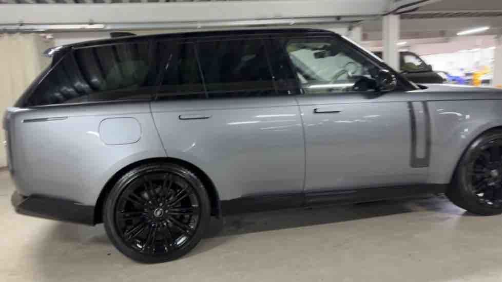 More views of Land Rover Range Rover