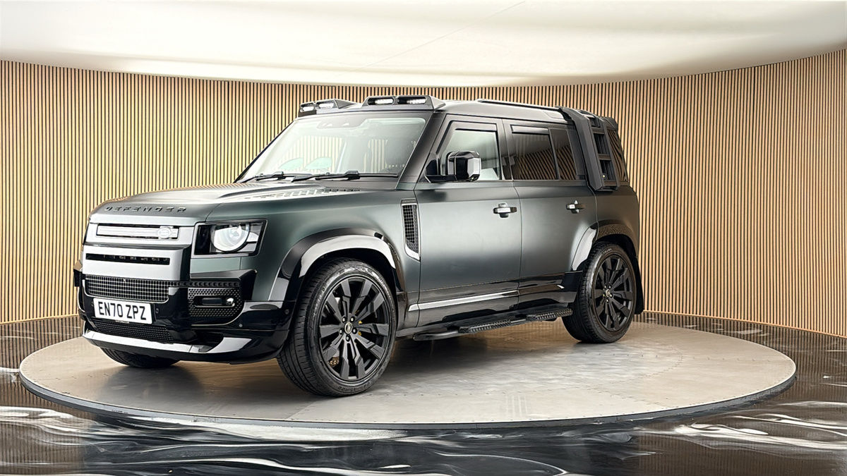 Land Rover Defender 110 Image 20
