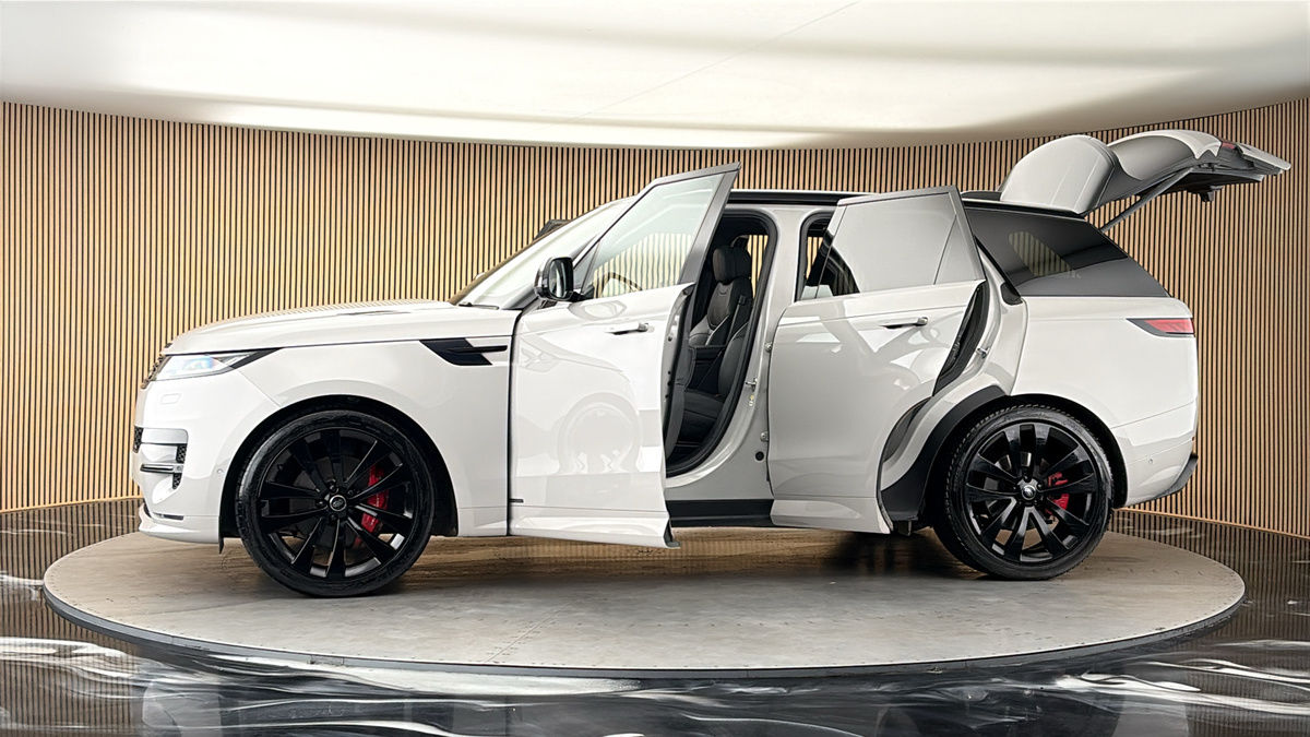 More views of Land Rover Range Rover Sport