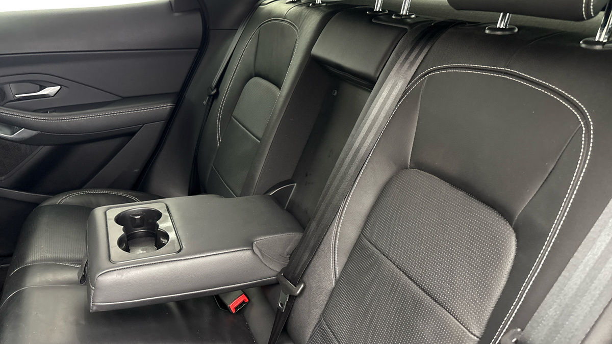 Jaguar E-PACE Image 9