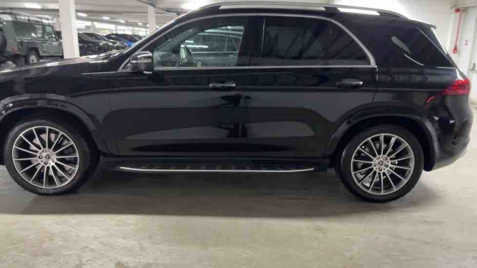 More views of Mercedes-Benz GLE