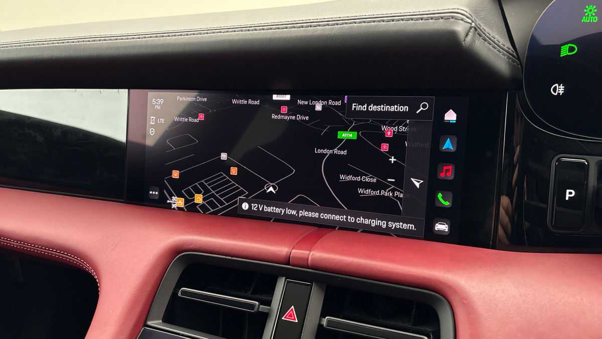 Porsche Taycan Image 17