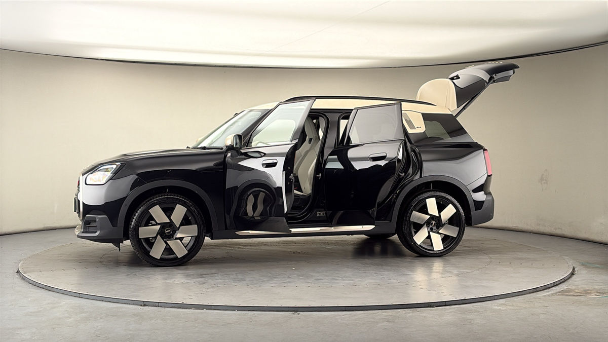 More views of MINI Countryman