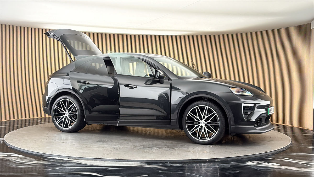 More views of Porsche Macan