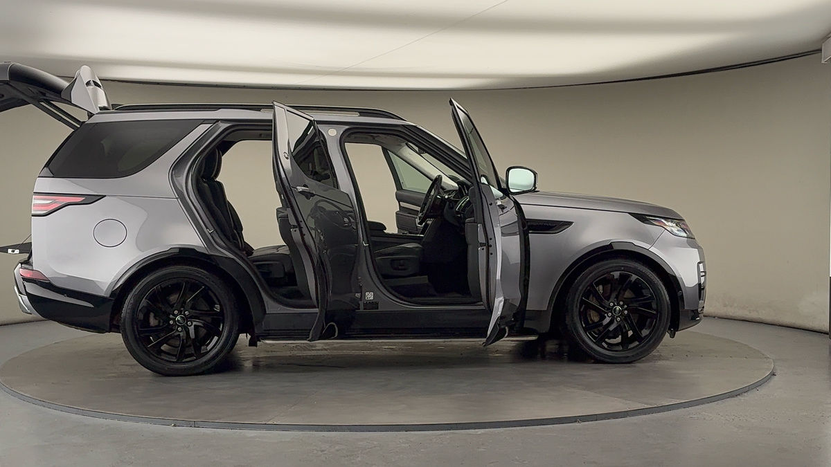 More views of Land Rover Discovery