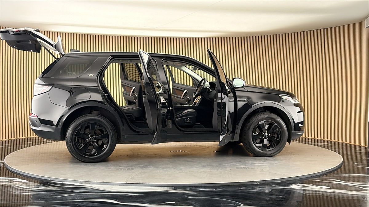 More views of Land Rover Discovery Sport